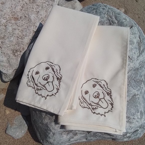 Golden Retriever embroidered fabric napkins - Set of 4 - Custom gift for dog mom - Picture 7 of 7